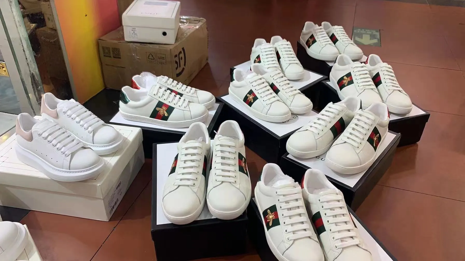 👟👟Ex-factory price 420👟👟 Newly upgraded high version of men's and women's wear, (GUCCI) official website's latest casual and fashionable couple shoes, hot style The style is simple and elegant, exclusive for couples. Unique official website latest brand elements 👑 original Gucci decoration, fashionable and generous, original material cowhide ✅ sheepskin lining, official website designated wear-resistant casual outsole, real-life photos of classic models in the counter, women's 35-40, men's 38--44 sizes
